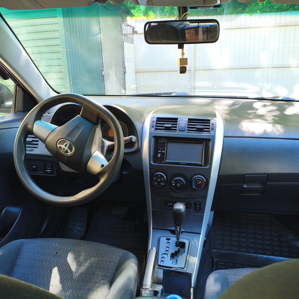 Toyota Corolla — фото 1 из 1