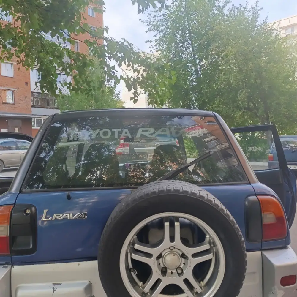 Toyota RAV4 — фото 4 из 6