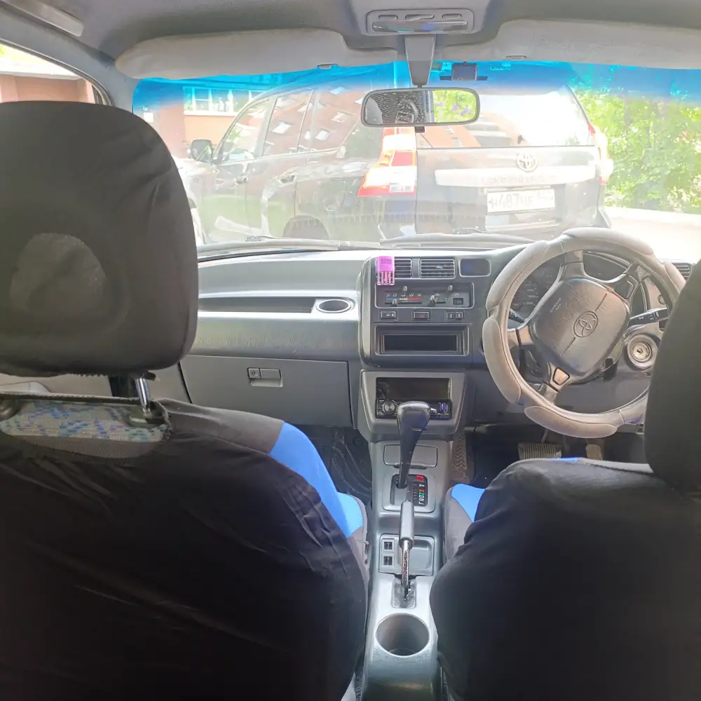 Toyota RAV4 — фото 5 из 6