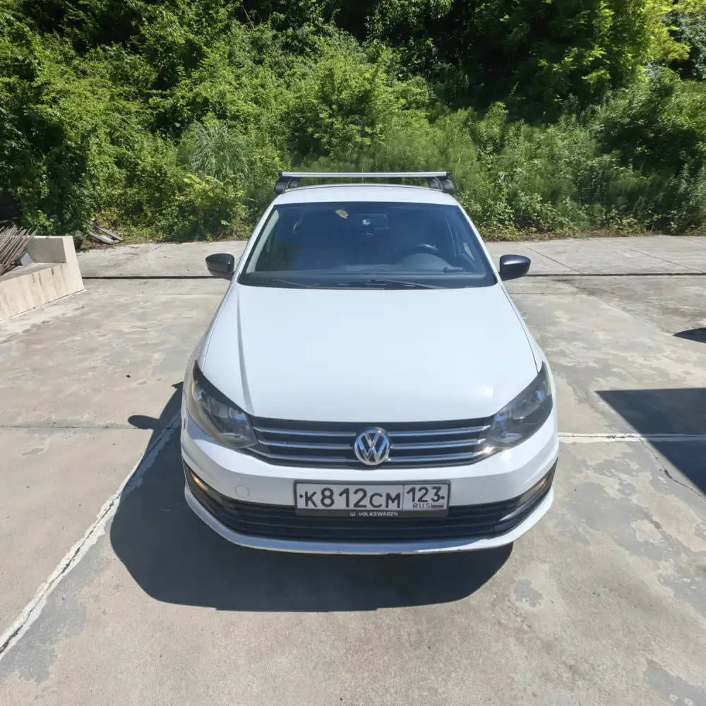 Volkswagen Polo — фото 1 из 2