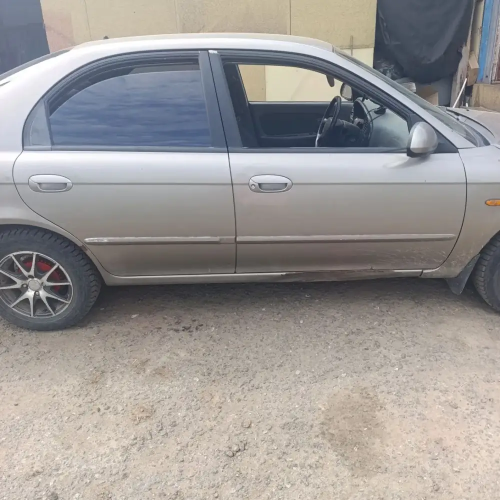 Kia Shuma — фото 3 из 4