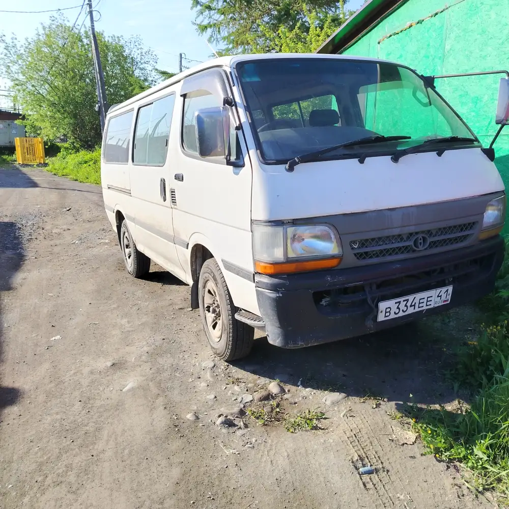 Toyota HiAce — фото 4 из 5