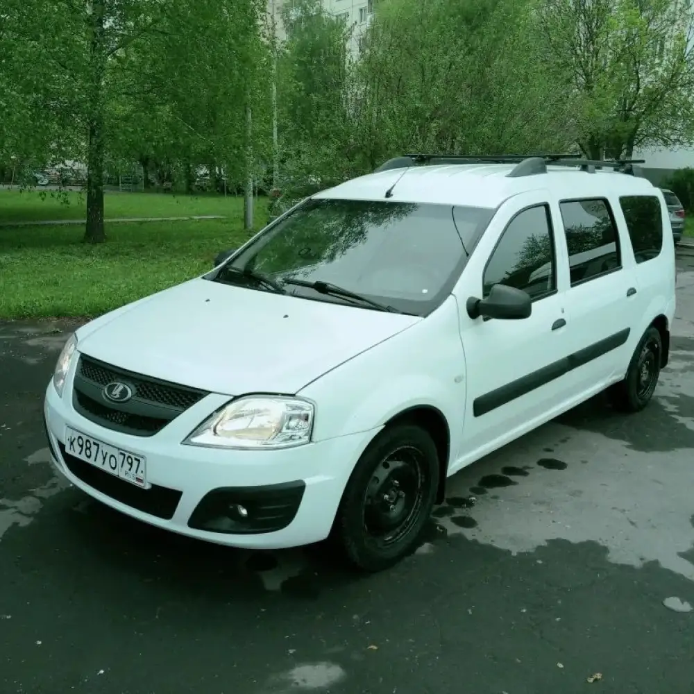 Lada Largus — фото 1 из 1