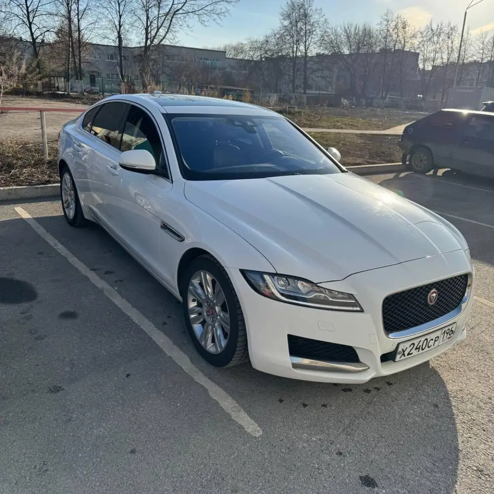 Jaguar XF — фото 1 из 2