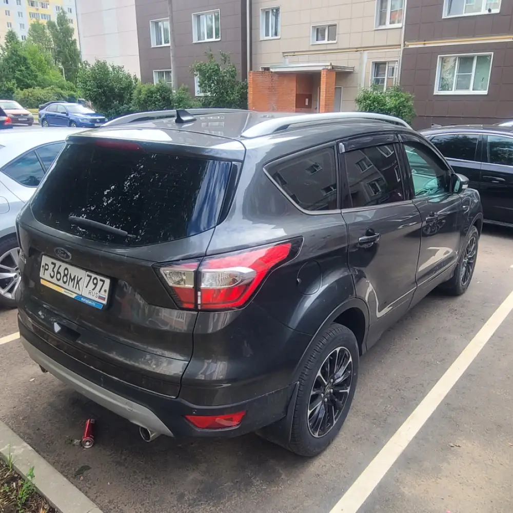 Ford Kuga — фото 2 из 6