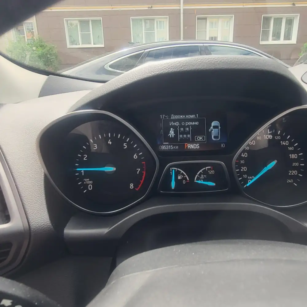 Ford Kuga — фото 3 из 6