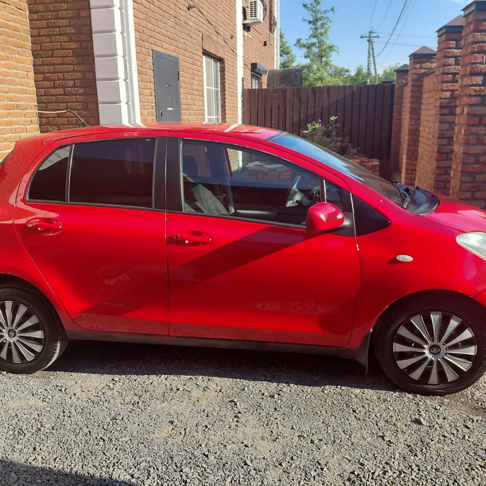 Toyota Yaris — фото 2 из 6