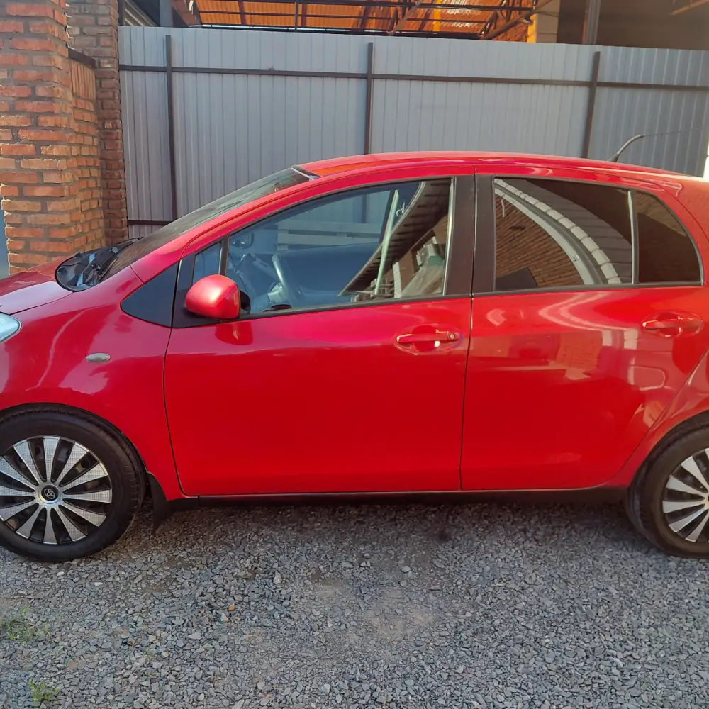 Toyota Yaris — фото 3 из 6