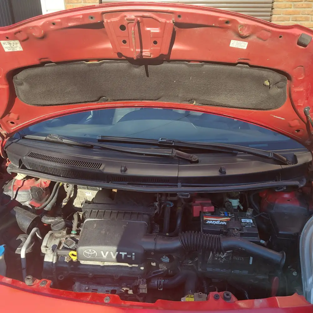 Toyota Yaris — фото 6 из 6