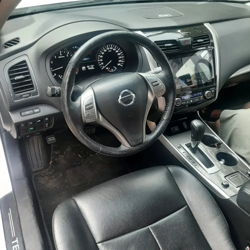 Nissan Teana — фото 1 из 6