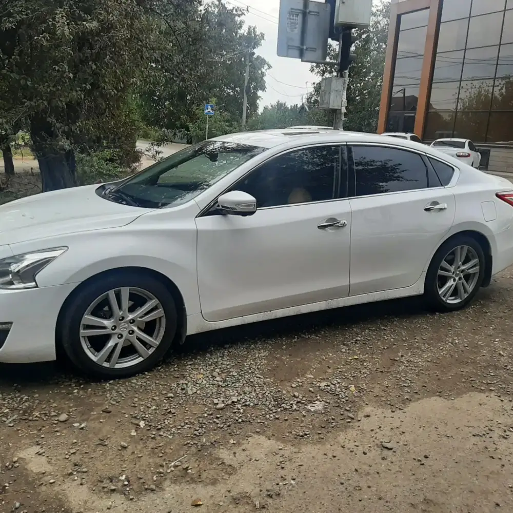 Nissan Teana — фото 2 из 6