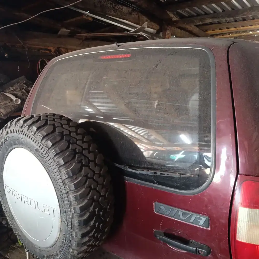 Chevrolet Niva — фото 5 из 5