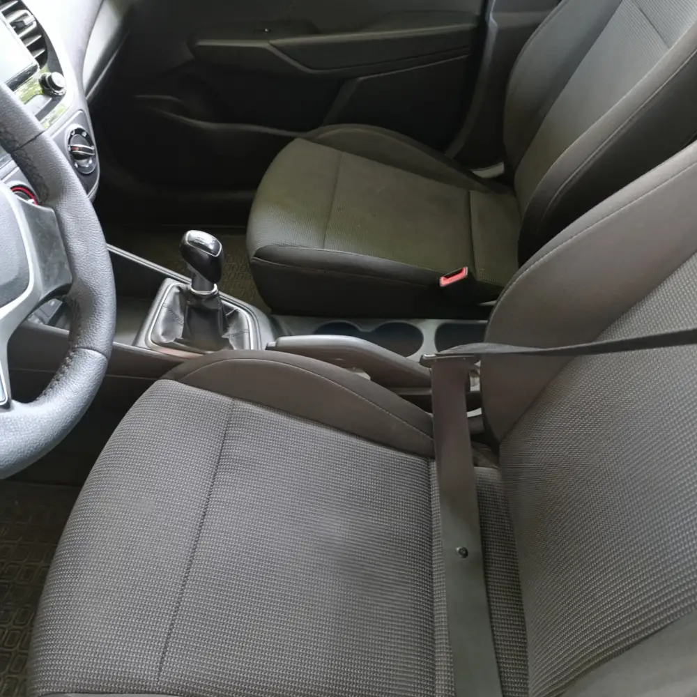 Hyundai Solaris — фото 5 из 6