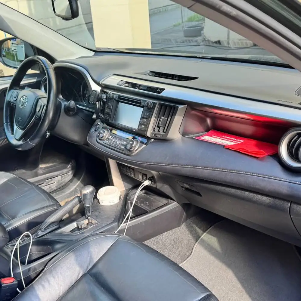 Toyota RAV4 — фото 5 из 6