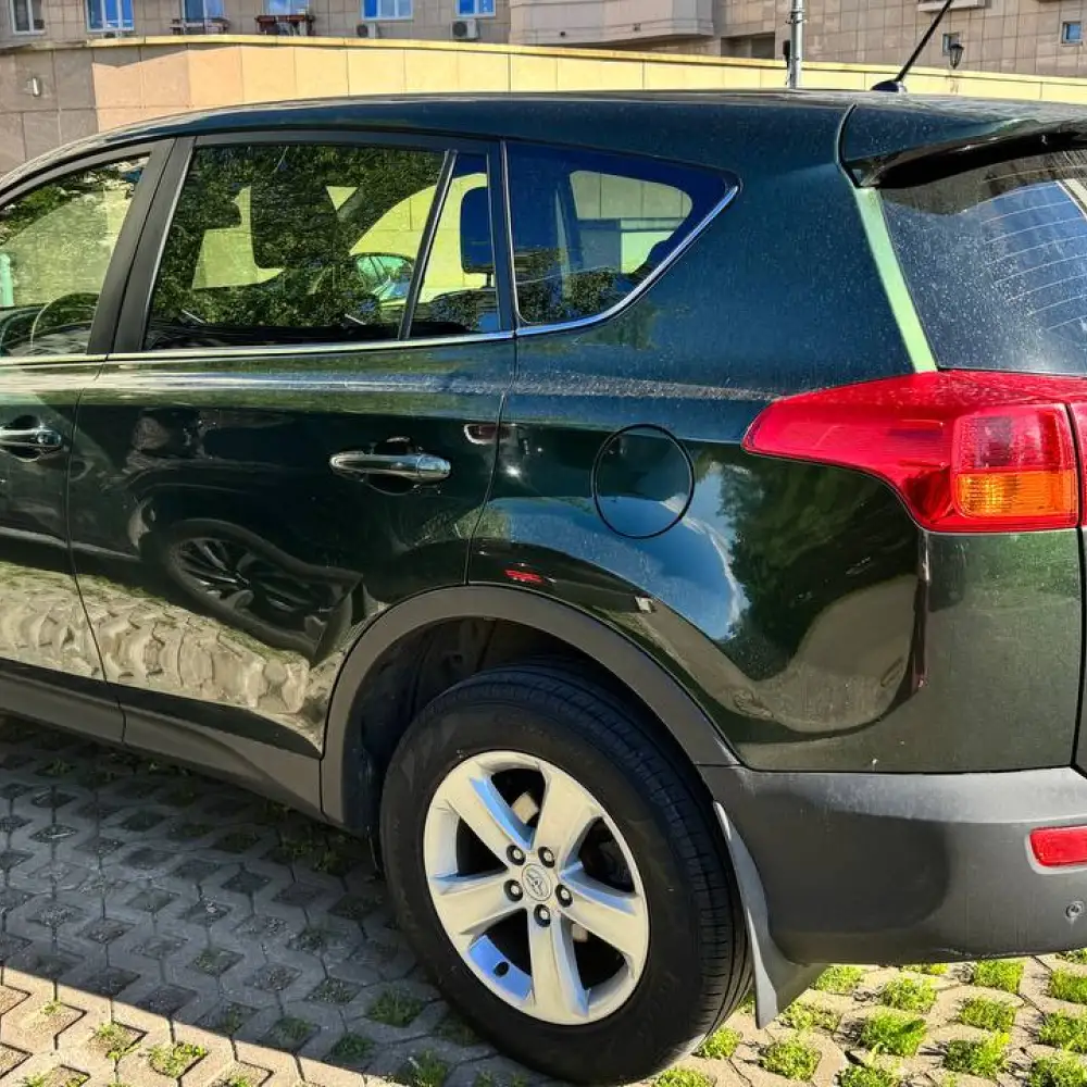 Toyota RAV4 — фото 6 из 6