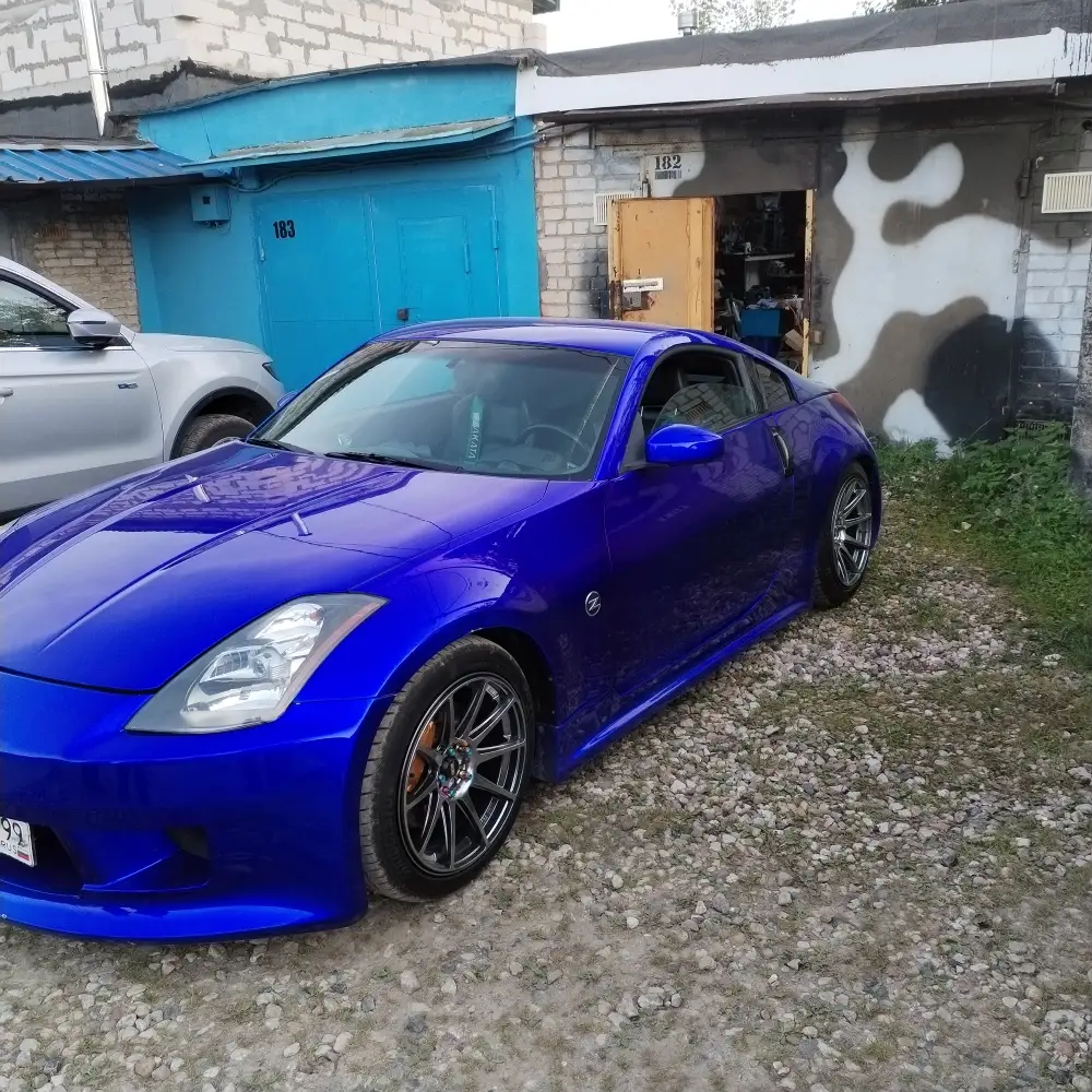 Nissan 350Z — фото 2 из 2