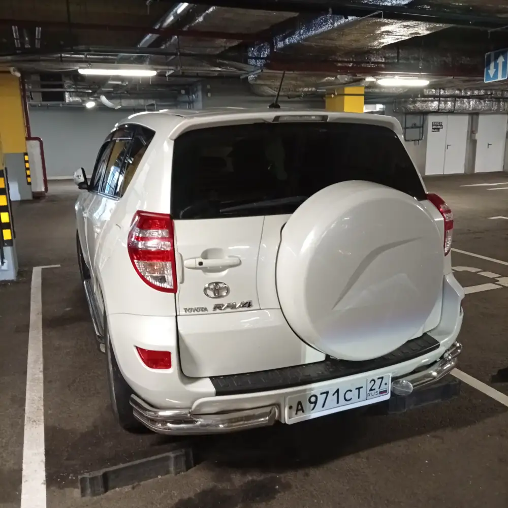 Toyota RAV4 — фото 4 из 4
