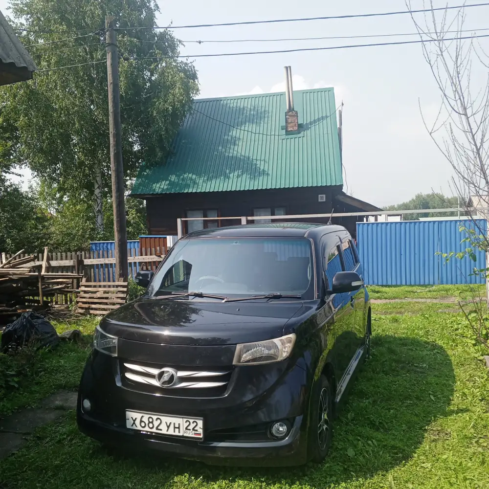 Toyota bB — фото 1 из 6