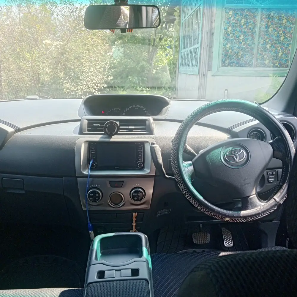 Toyota bB — фото 6 из 6