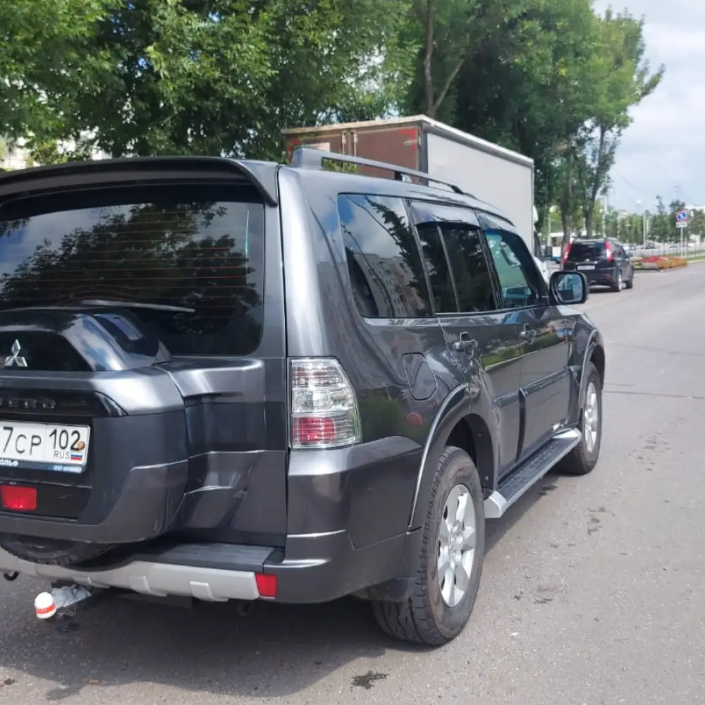 Mitsubishi Pajero — фото 2 из 6