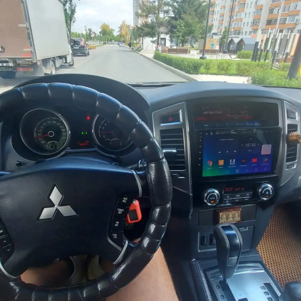 Mitsubishi Pajero — фото 3 из 6