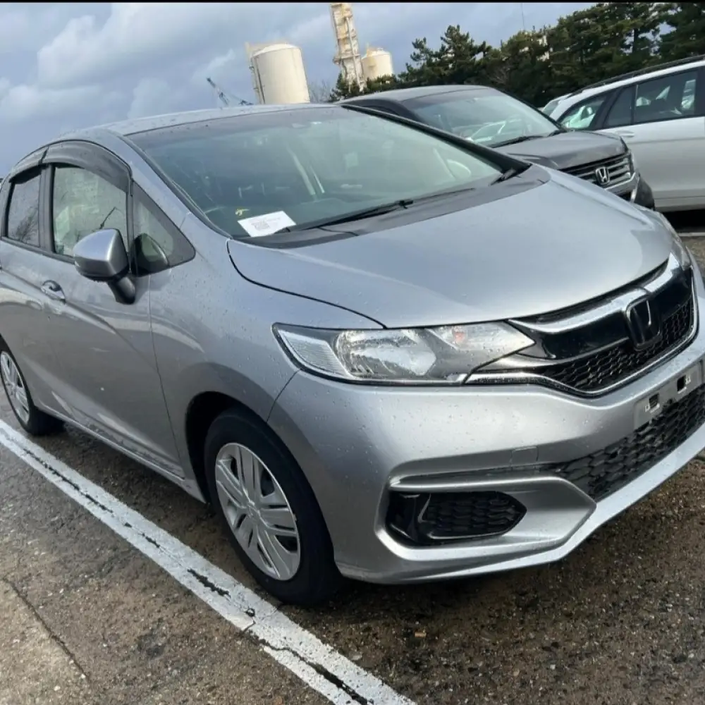 Honda Fit — фото 1 из 6