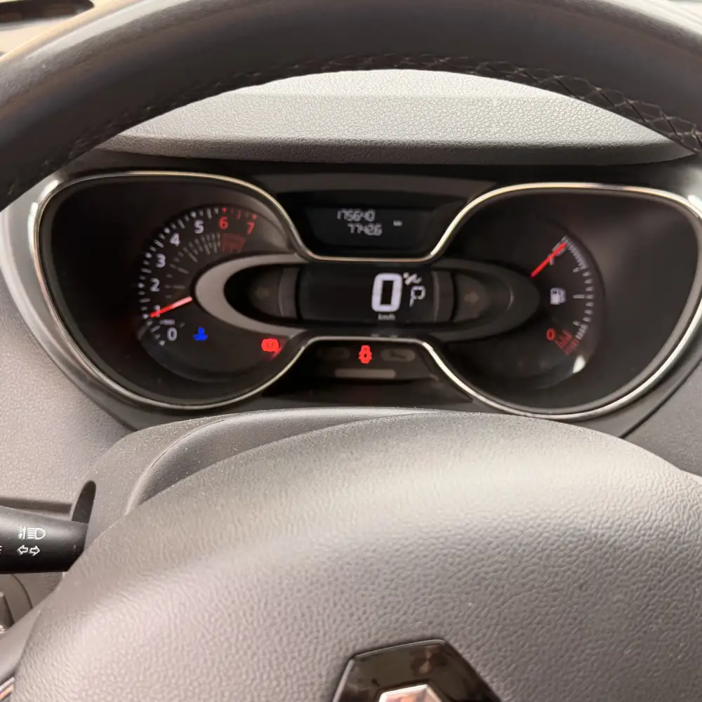 Renault Captur — фото 6 из 6
