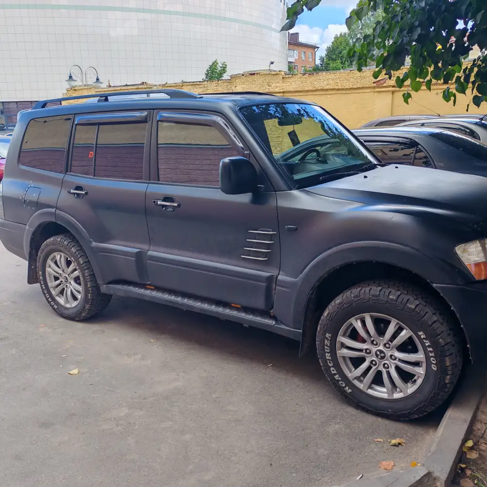 Mitsubishi Pajero — фото 2 из 6