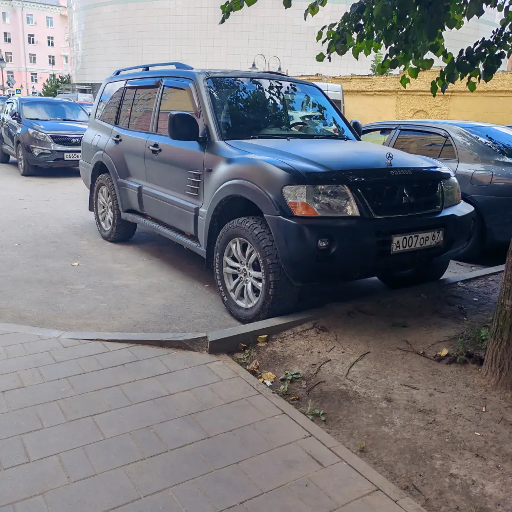 Mitsubishi Pajero — фото 3 из 6