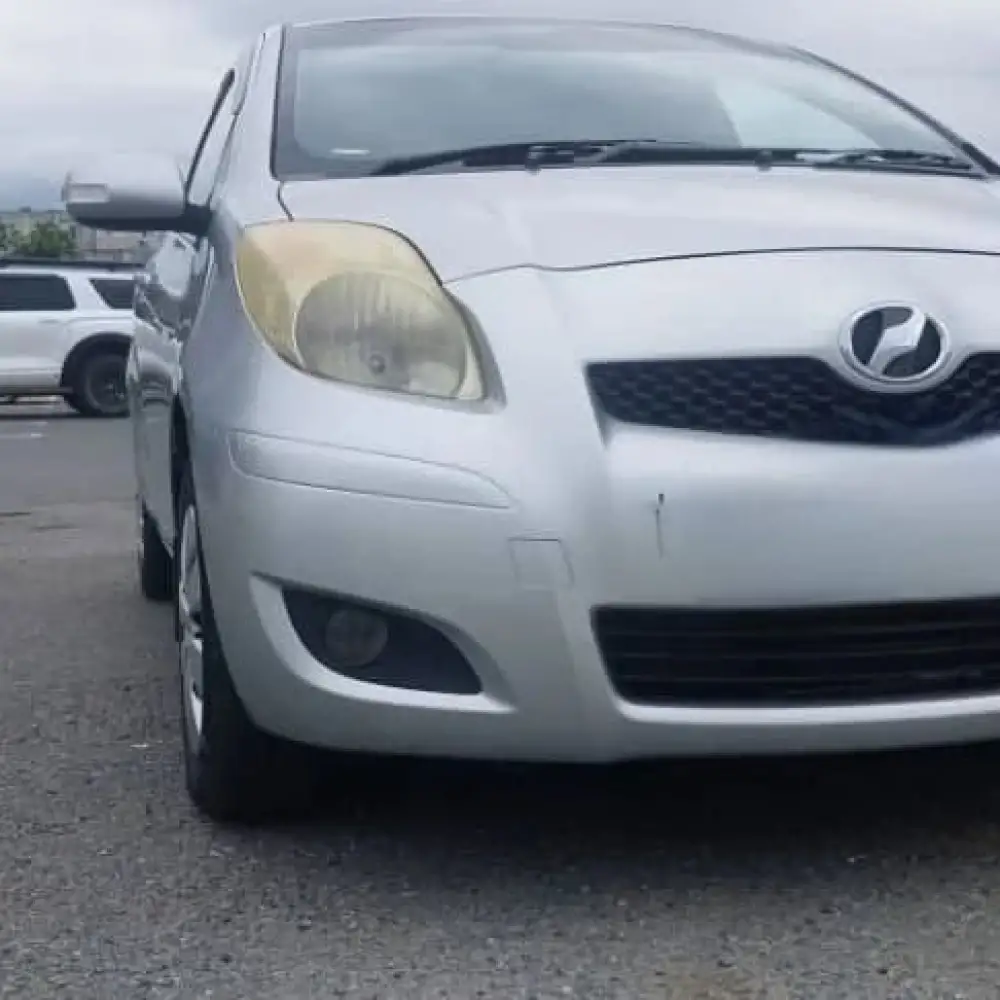Toyota Vitz — фото 3 из 6