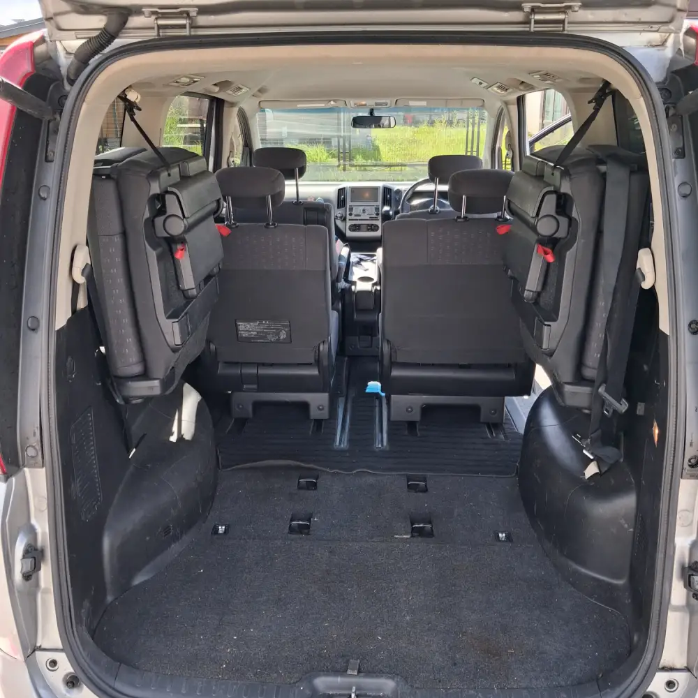Nissan Serena — фото 5 из 6
