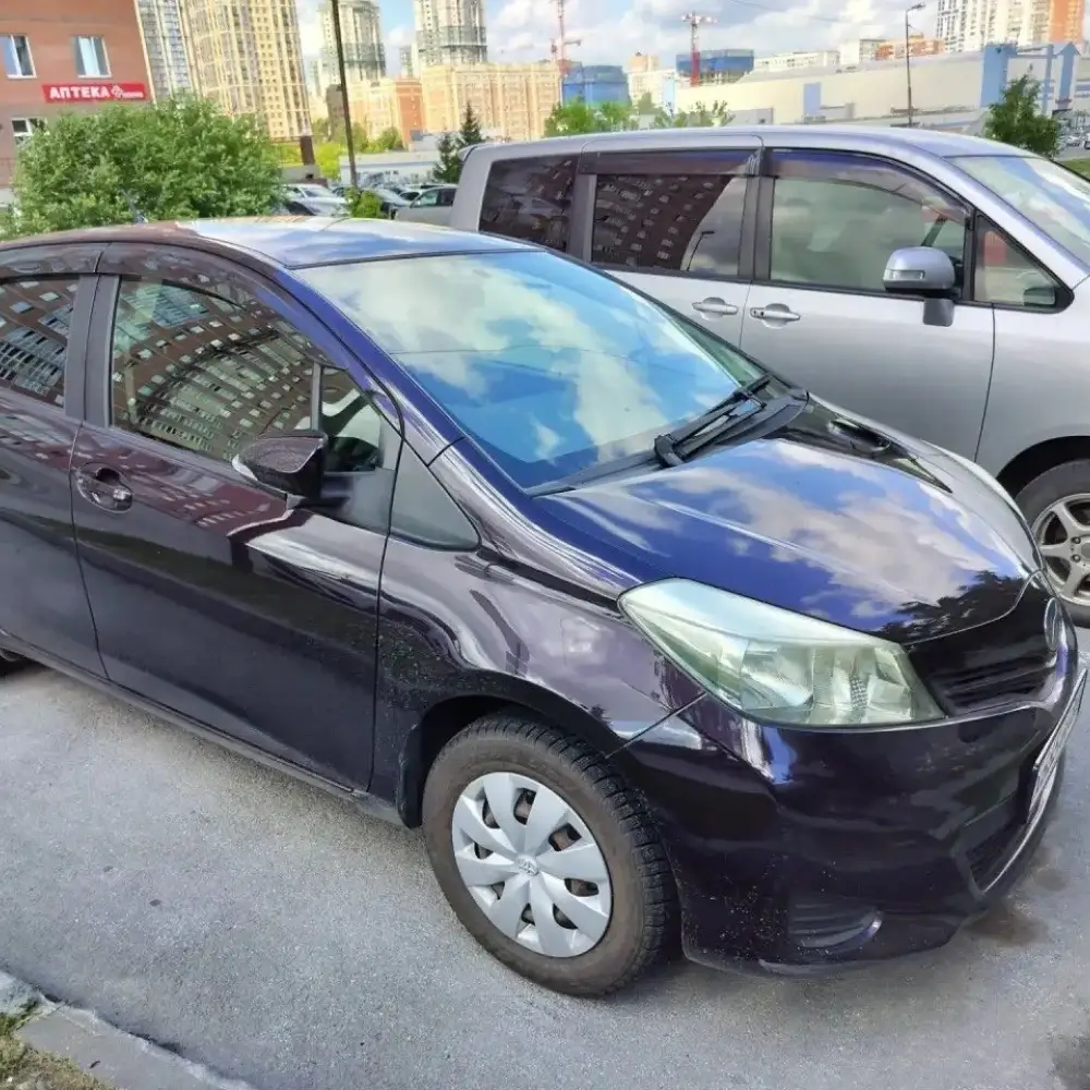Toyota Vitz — фото 1 из 6