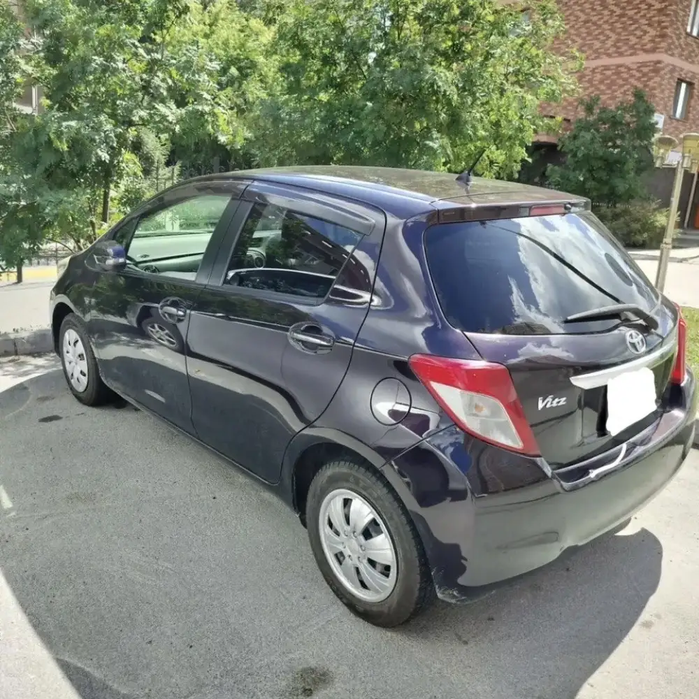 Toyota Vitz — фото 3 из 6