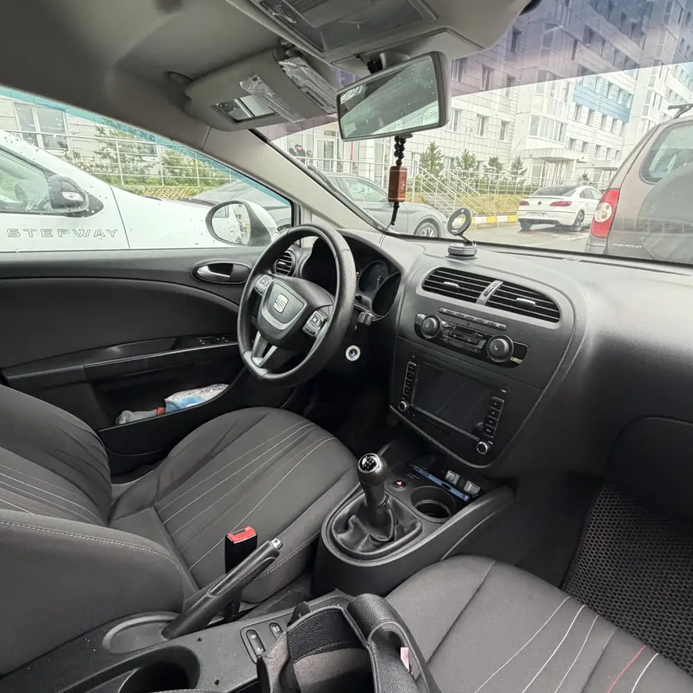 SEAT Leon — фото 6 из 6