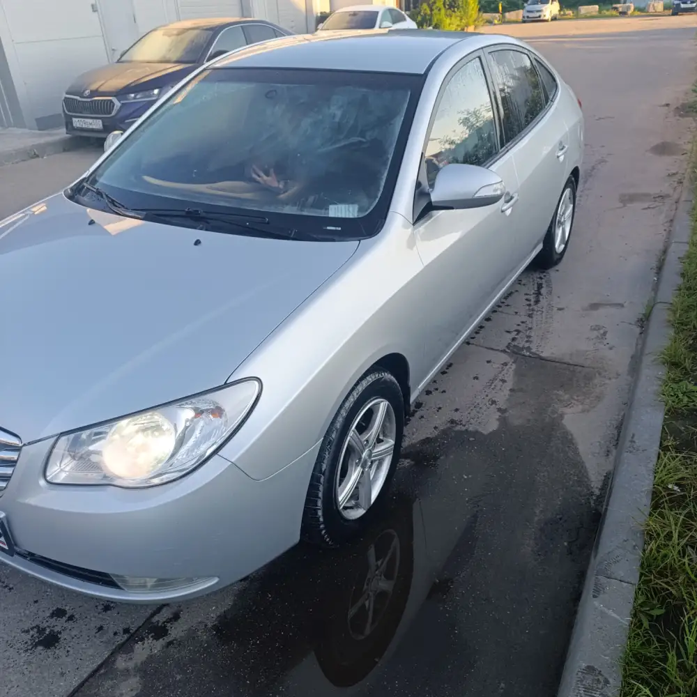 Hyundai Elantra — фото 1 из 6