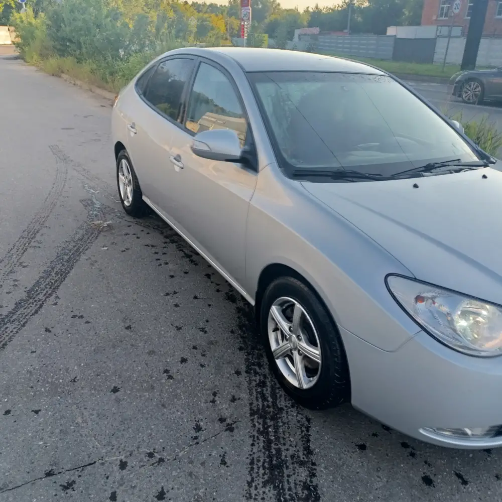 Hyundai Elantra — фото 3 из 6