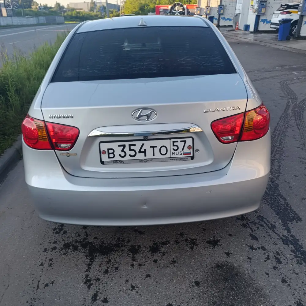 Hyundai Elantra — фото 6 из 6