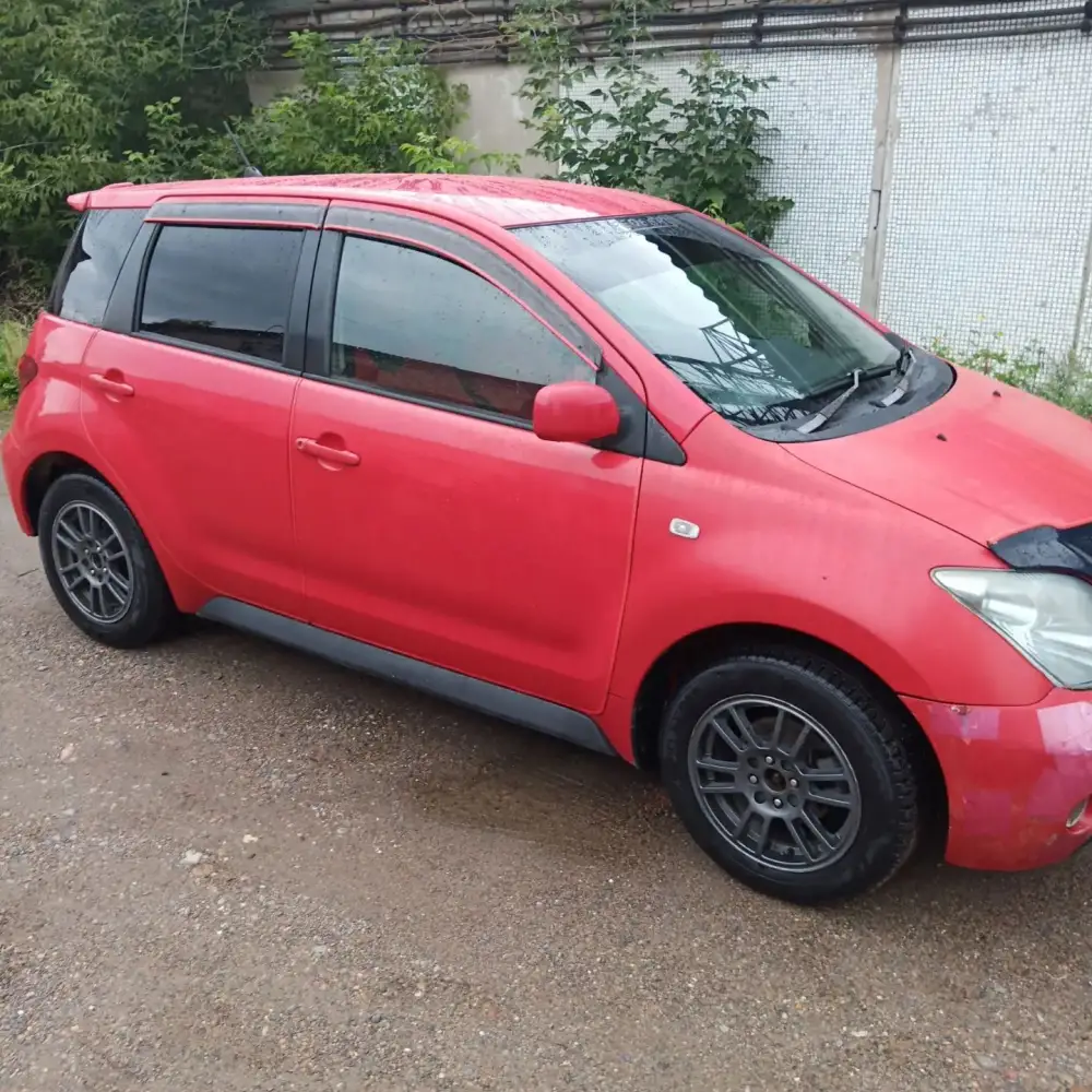 Toyota Ist — фото 5 из 6