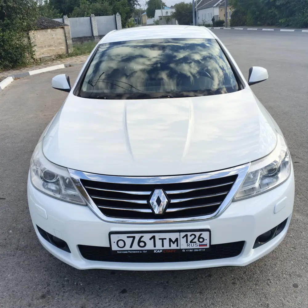 Renault Latitude — фото 1 из 6