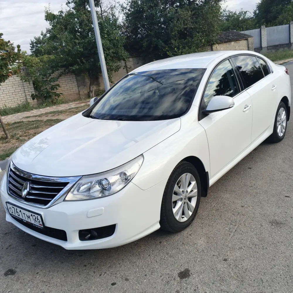 Renault Latitude — фото 2 из 6