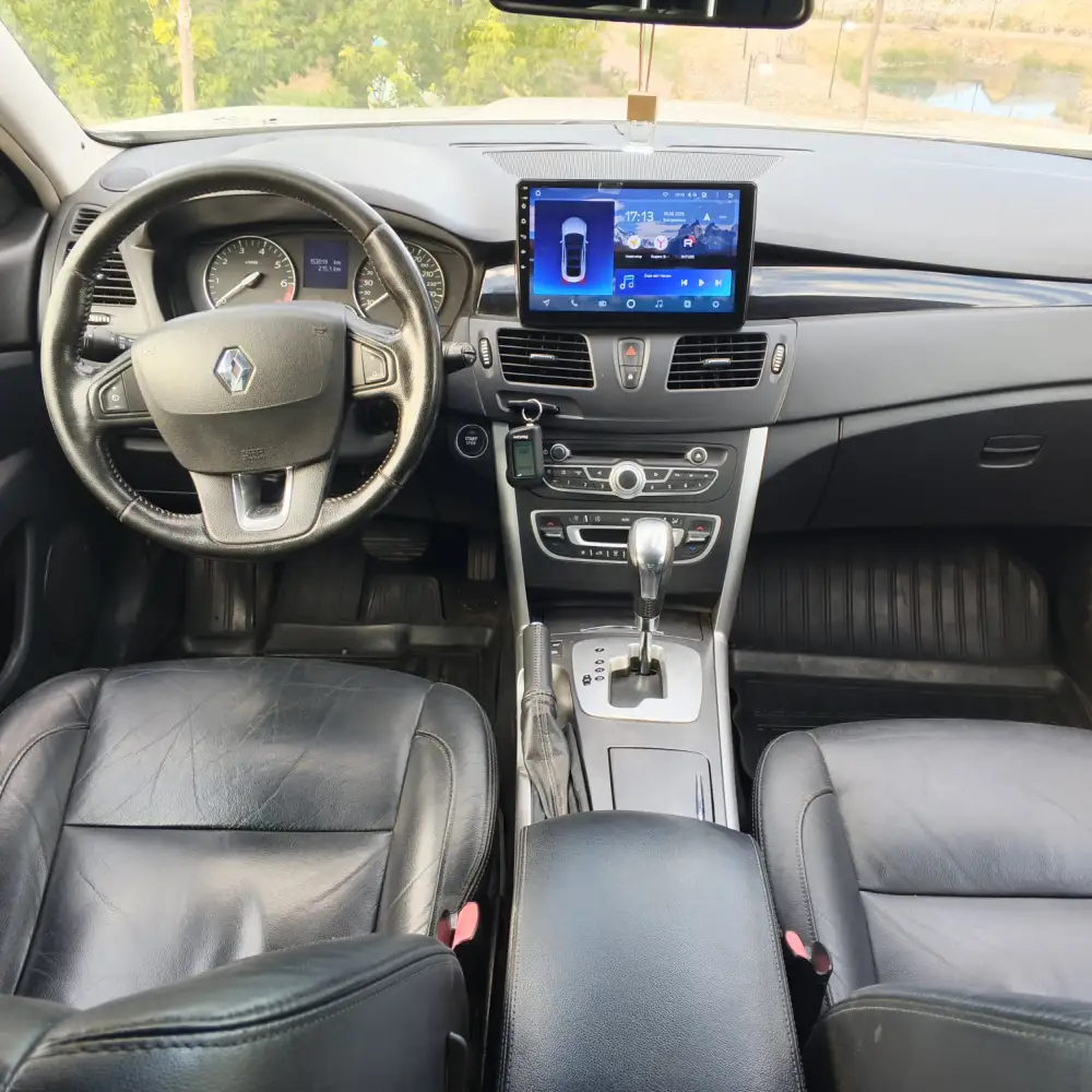 Renault Latitude — фото 5 из 6