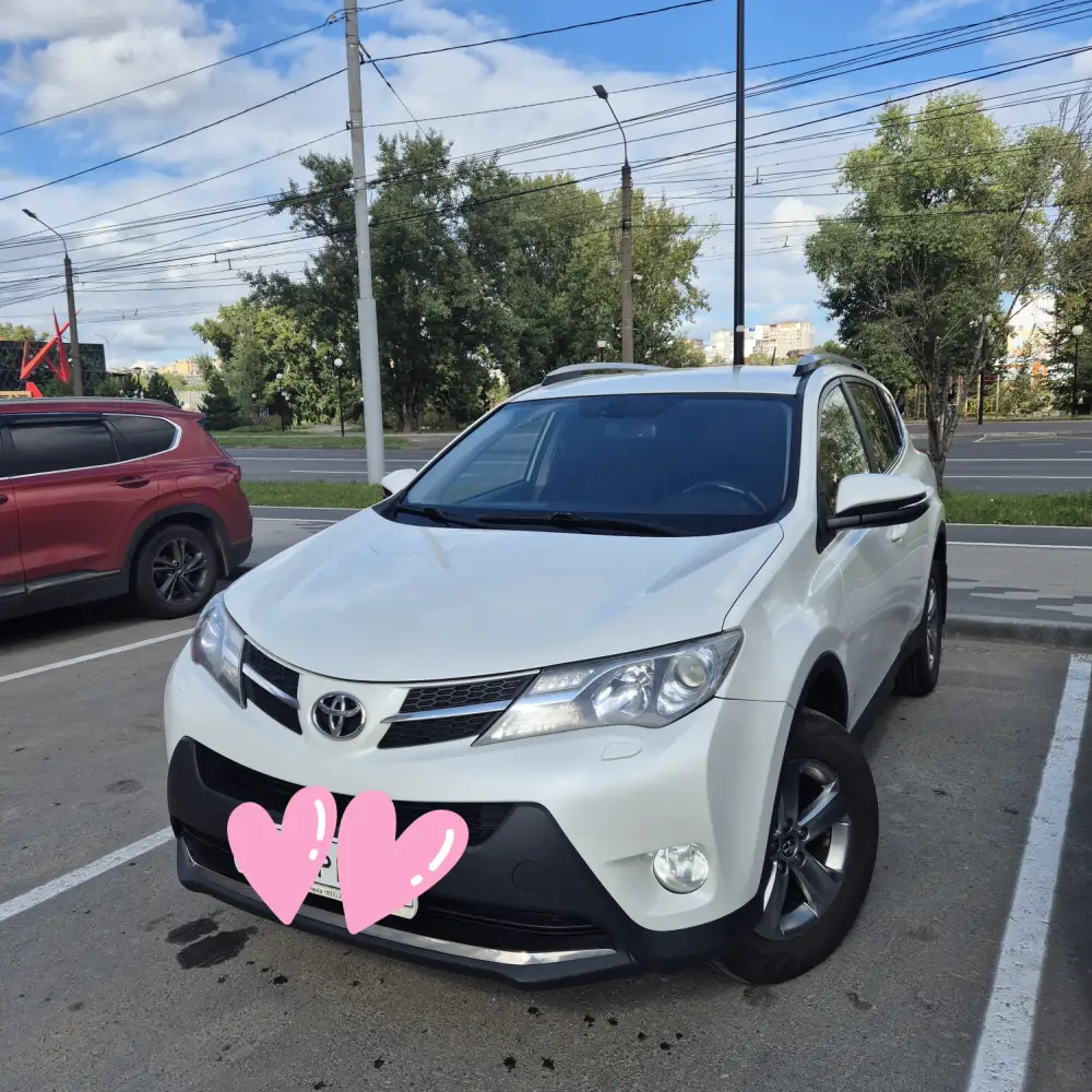 Toyota RAV4 — фото 1 из 6