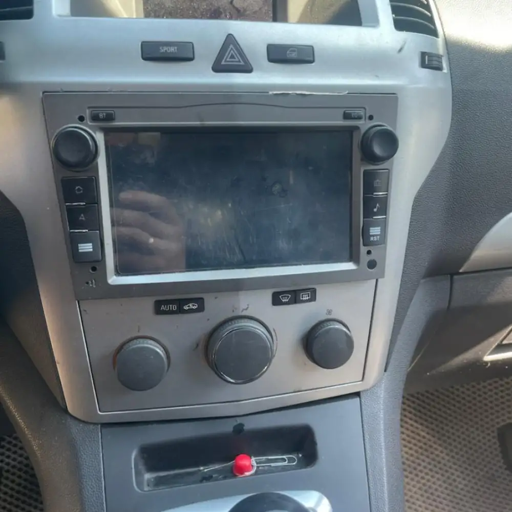 Opel Zafira — фото 1 из 6