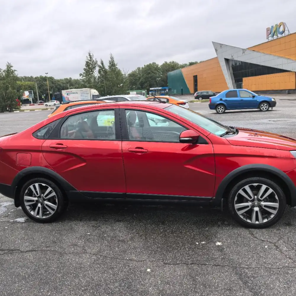 Lada Vesta — фото 1 из 6