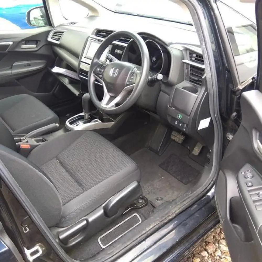 Honda Fit — фото 6 из 6