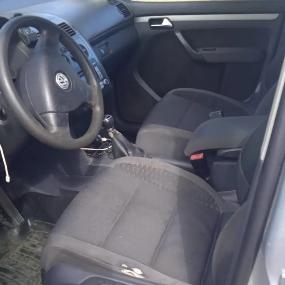 Volkswagen Touran — фото 1 из 6