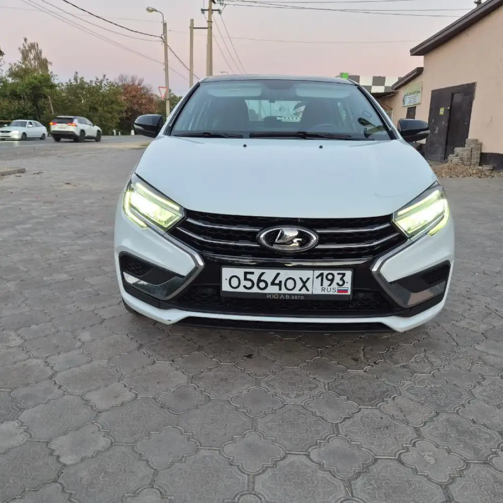 Lada Vesta — фото 1 из 6