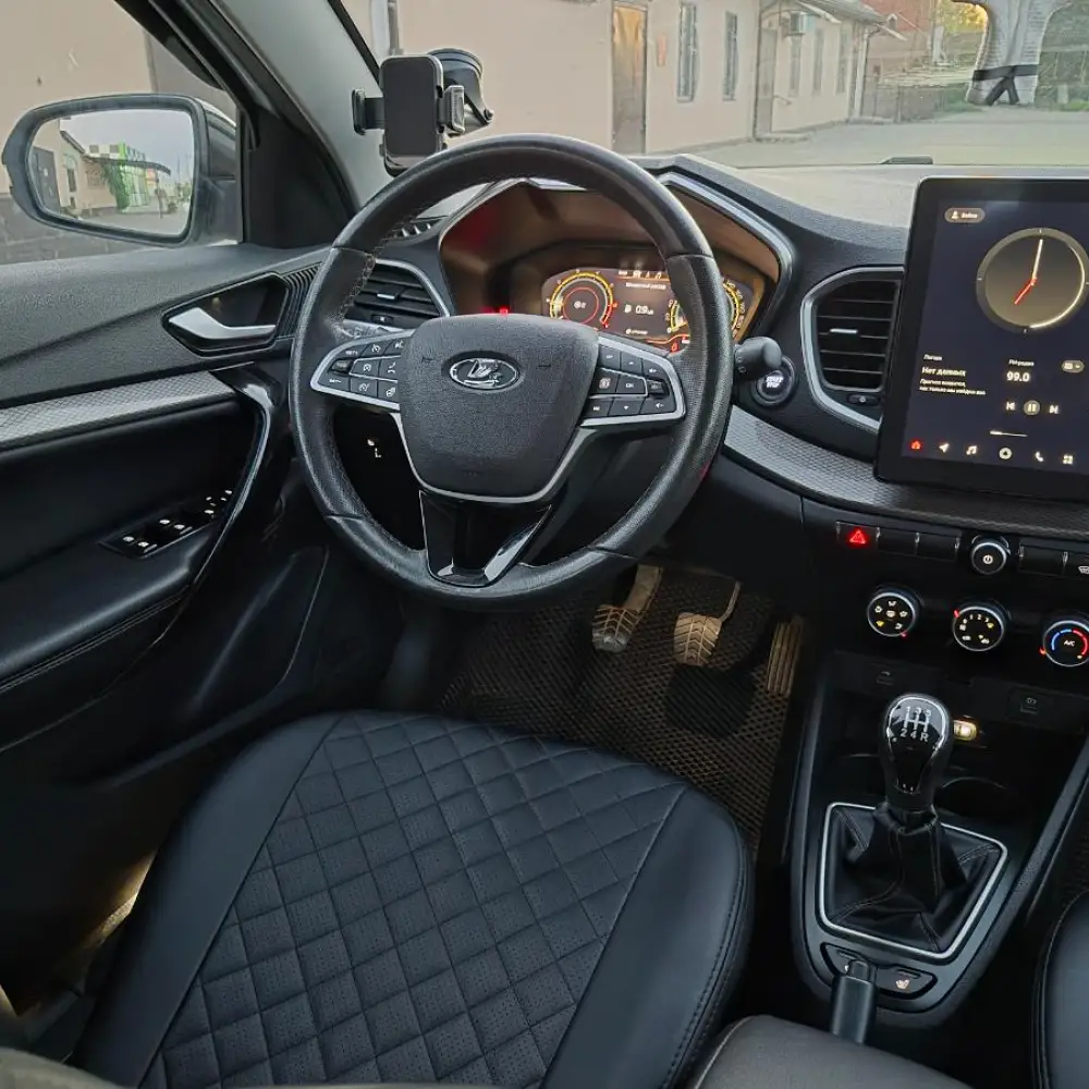 Lada Vesta — фото 4 из 6