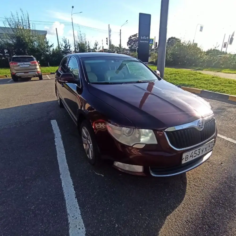 Skoda Superb — фото 1 из 6