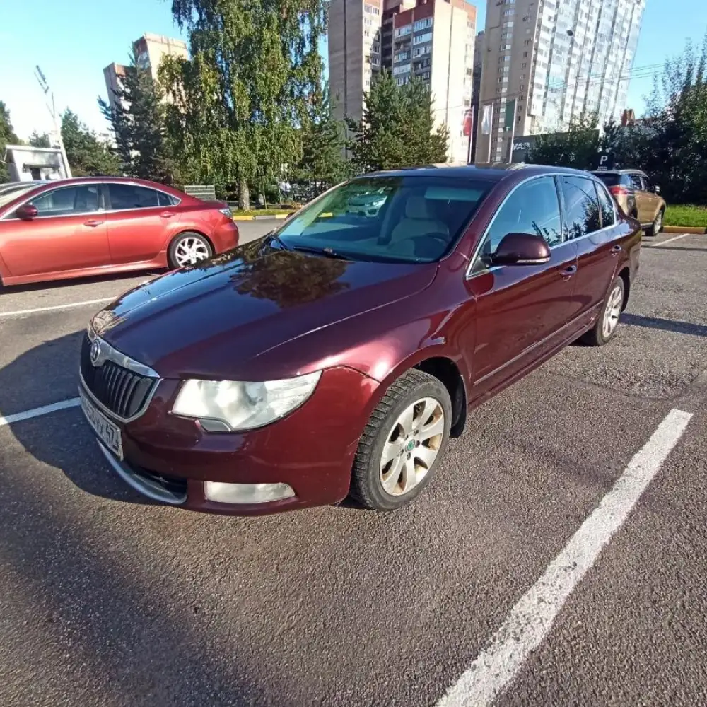 Skoda Superb — фото 2 из 6